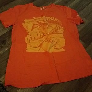 NWOT Nike Tshirt
